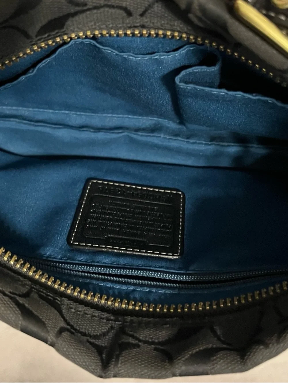 Vintage Coach SoHo Black Signature Jacquard with Gold Hardware - Picture 2 of 2